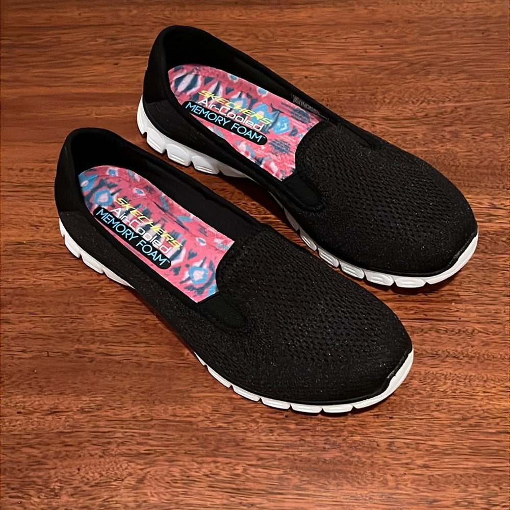 Skechers Air Cooled Memory Foam Black Size 8, New, No Box